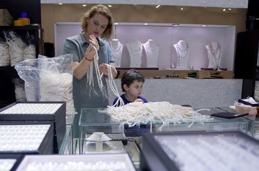 &ldquo;珍珠之都&rdquo;產(chǎn)銷(xiāo)兩旺