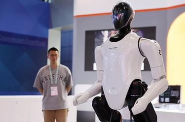 新華全媒+丨科技創(chuàng  )新應用&ldquo;點(diǎn)亮&rdquo;2023中關(guān)村論壇