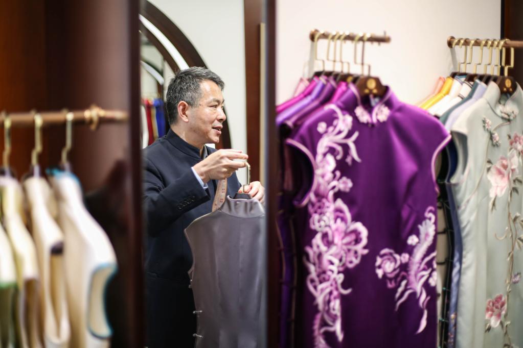 &ldquo;龍鳳旗袍&rdquo;技藝：指尖藝術(shù)的傳承