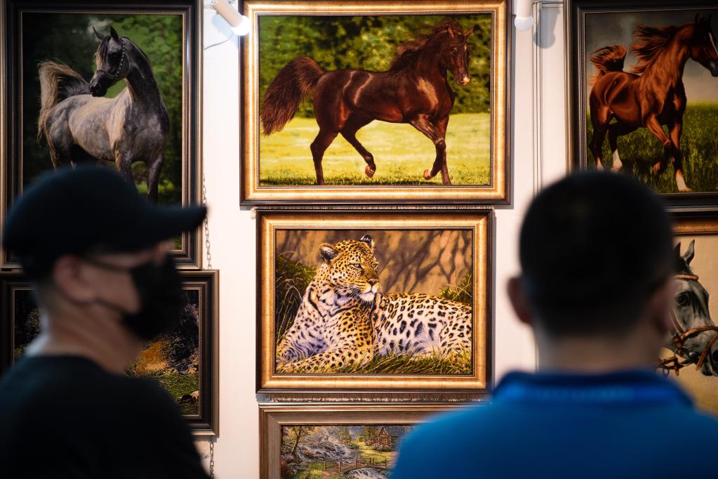 多國地區工藝品&ldquo;閃耀&rdquo;哈洽會(huì )