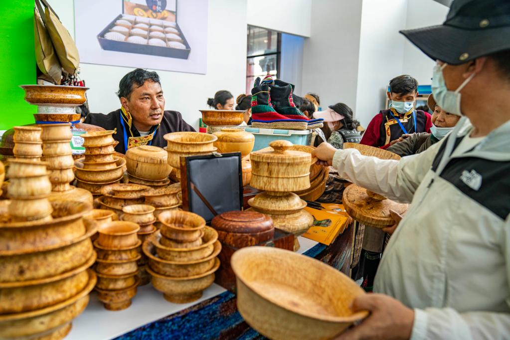 現場(chǎng)直擊第五屆藏博會(huì )