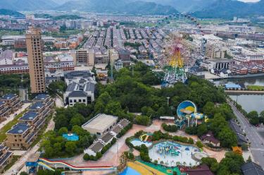 新華全媒+｜千萬(wàn)工程二十年 百億花園村成為鄉村振興樣板