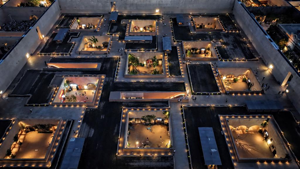 &ldquo;只有河南&middot;戲劇幻城&rdquo;焰火晚會(huì )助力&ldquo;夏日夜經(jīng)濟&rdquo;