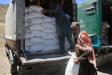 感謝中國援助帶來(lái)溫暖和希望&mdash;&mdash;記中企援助阿富汗民眾宰牲節過(guò)節物資