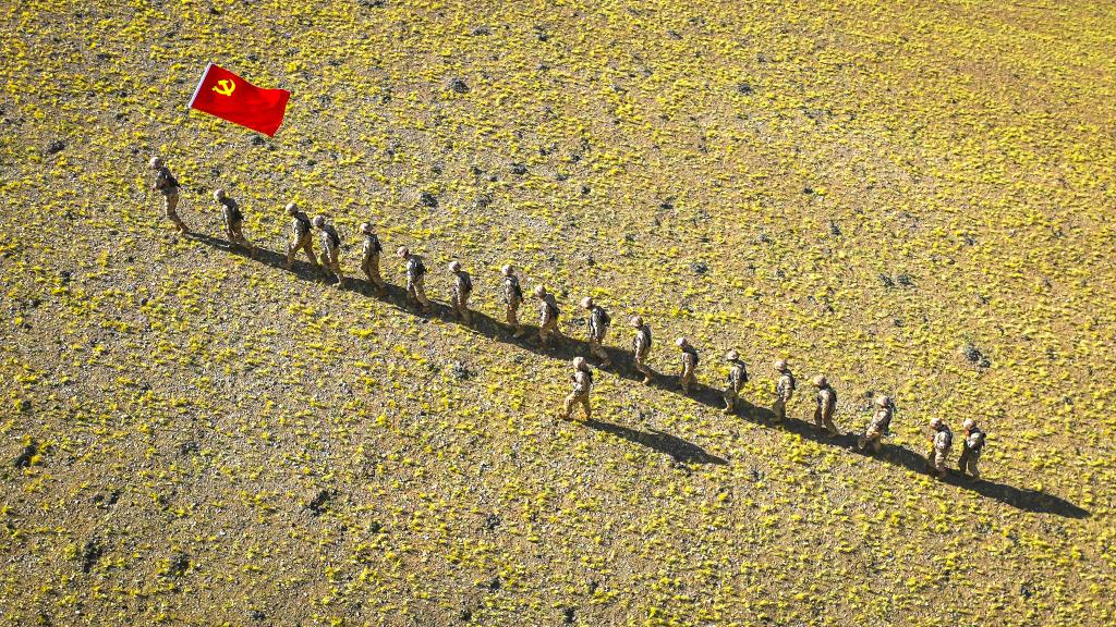 全軍部隊舉行多種活動(dòng)迎&ldquo;七一&rdquo;