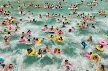 水上消暑 樂(lè )享清涼