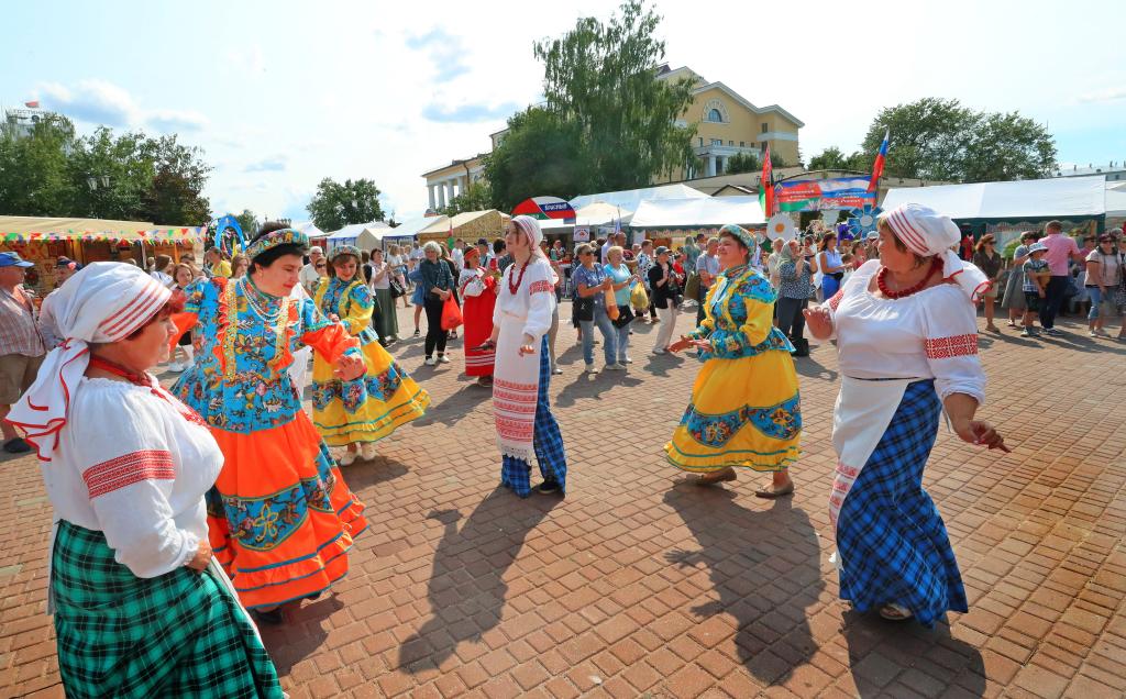 &ldquo;斯拉夫巴扎&rdquo;的街頭藝術(shù)