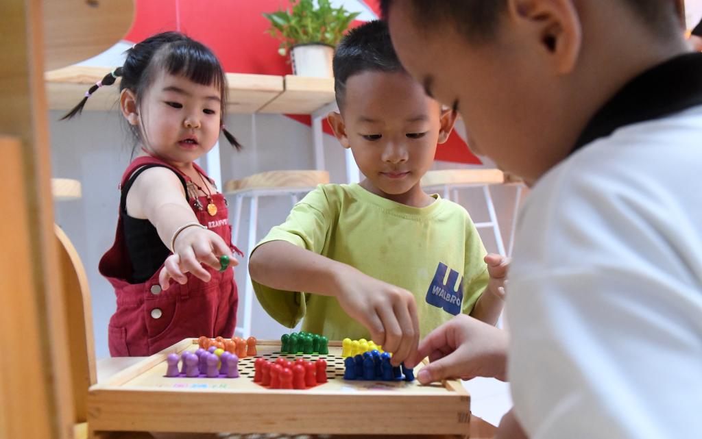 工地&ldquo;小候鳥(niǎo)&rdquo;的快樂(lè )暑假