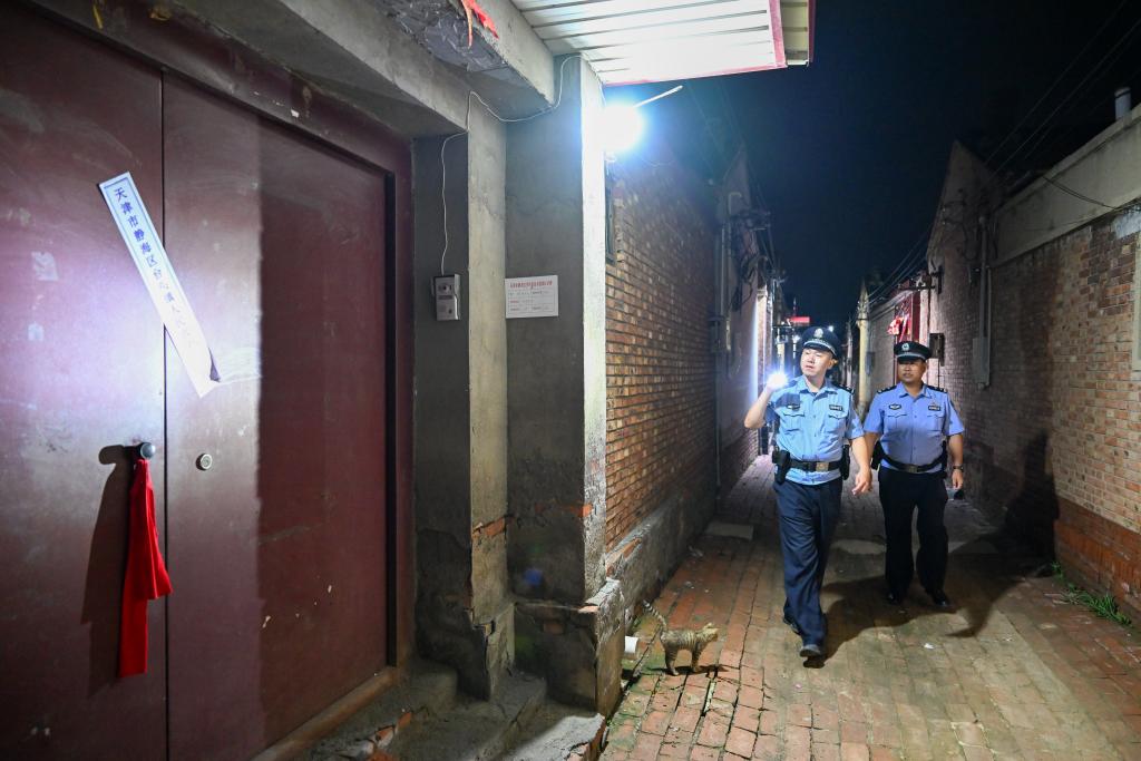 新華全媒+丨夜間直擊大清河天津靜海段抗洪一線(xiàn)