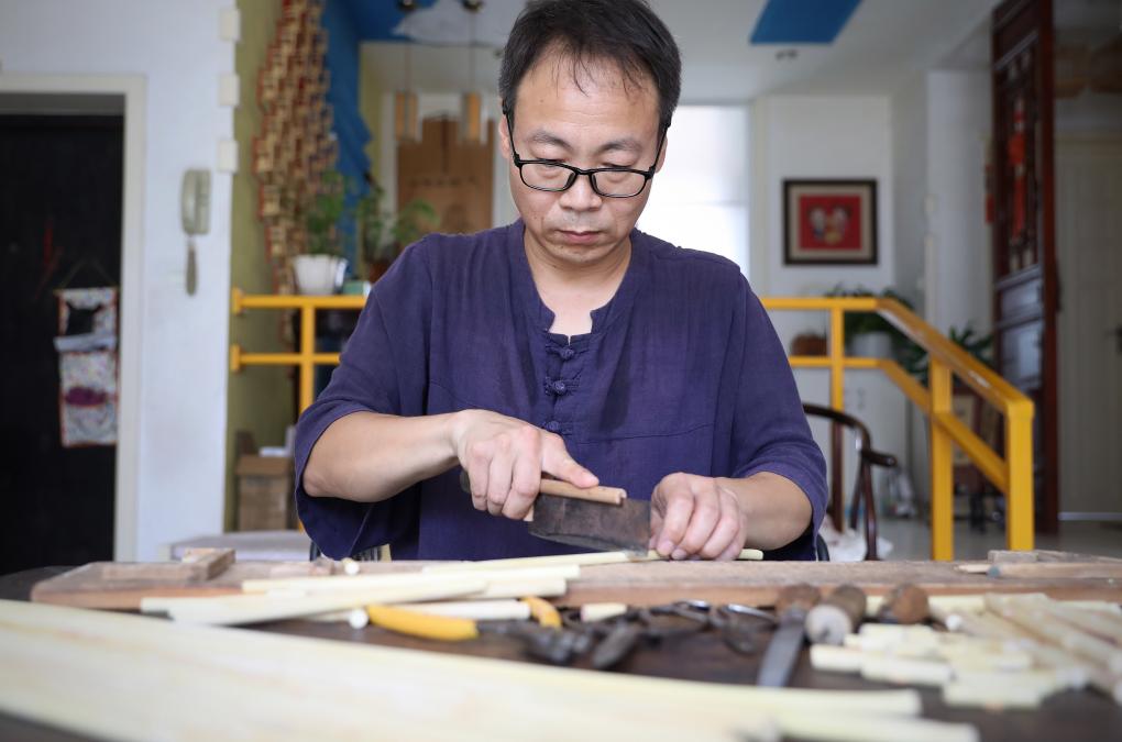 非遺傳承人崔凱：巧手制作&ldquo;吉祥輪&rdquo;