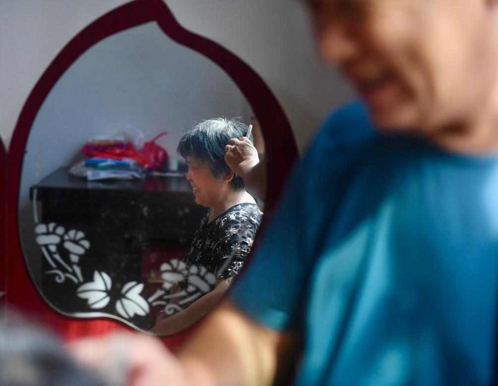 20年光陰，他的陪伴&ldquo;點(diǎn)亮&rdquo;她的黑色世界