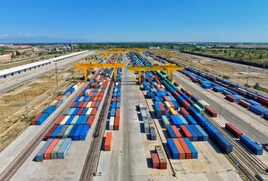 新疆霍爾果斯鐵路口岸中歐班列跑出&ldquo;加速度&rdquo;