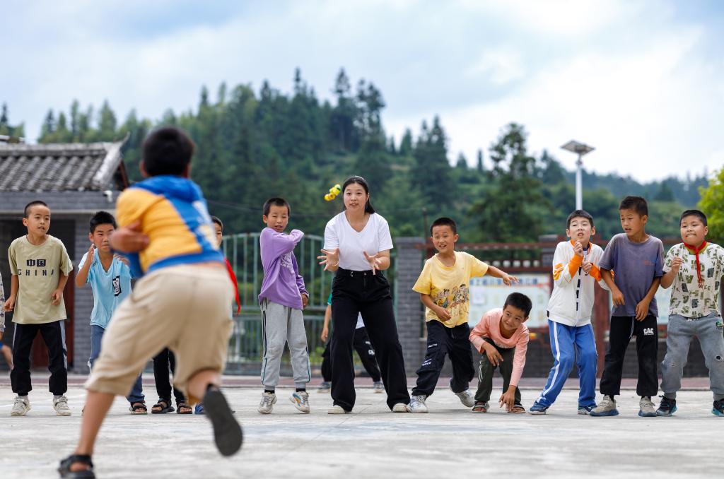 湖南通道：&ldquo;定向師范生&rdquo;點(diǎn)亮鄉村講臺