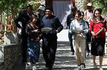 新華全媒+｜一家三代戍邊，塔吉克族人用忠誠書(shū)寫(xiě)愛(ài)國情懷