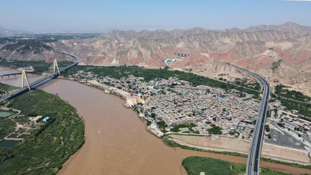 新華全媒+&middot;新時(shí)代中國調研行&middot;黃河篇丨天空之眼瞰祖國&mdash;&mdash;古城古鎮古村見(jiàn)證黃河文化傳承
