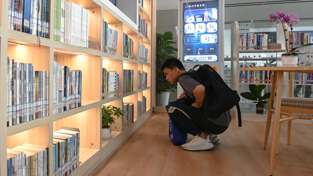 &ldquo;書(shū)香鐵路&middot;我喜愛(ài)的好書(shū)&rdquo;推介活動(dòng)走進(jìn)北部灣