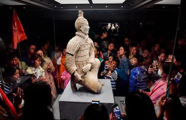 秦兵馬俑參觀(guān)客流持續高位運行