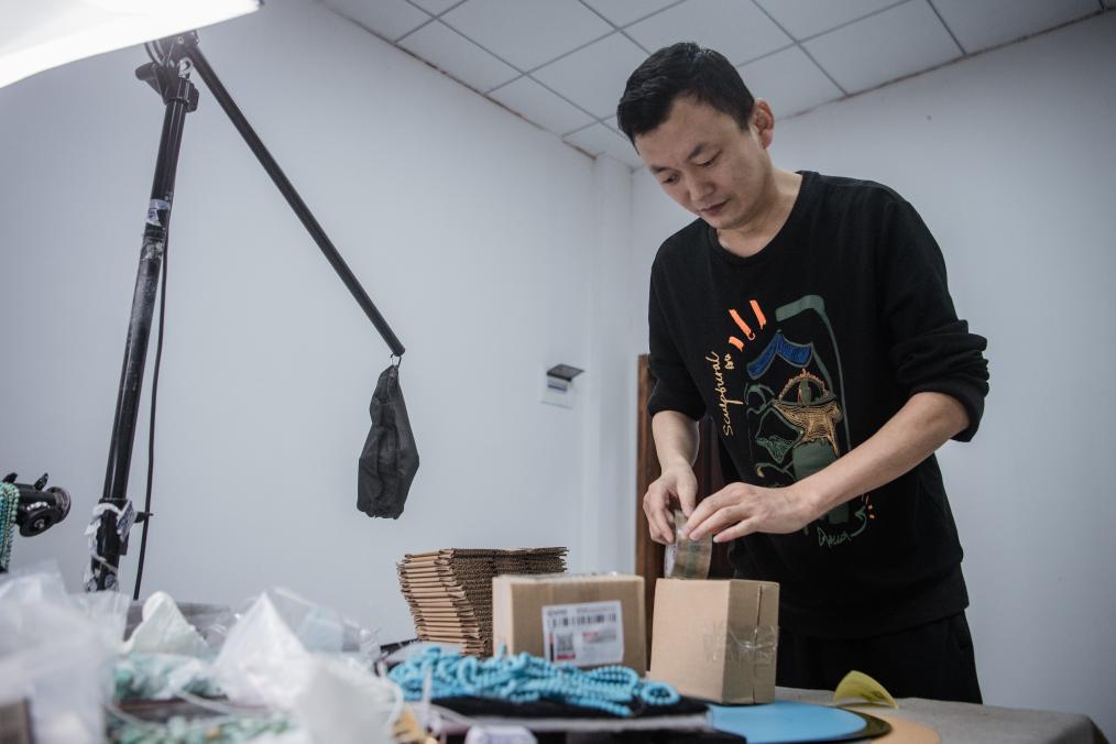 鄉村行&middot;看振興丨湖北十堰：小小綠松石&ldquo;點(diǎn)石成金&rdquo;助振興