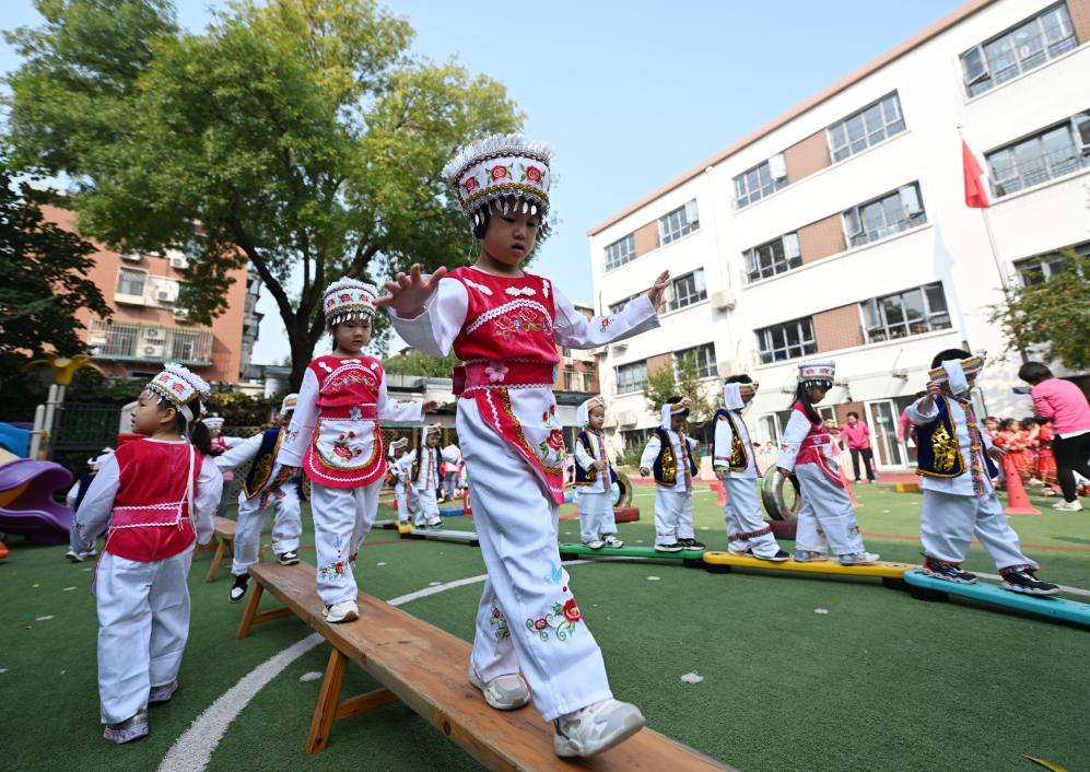 趣味運動(dòng)會(huì ) 快樂(lè )伴成長(cháng)