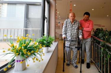 &ldquo;15分鐘居家養老服務(wù)圈&rdquo;圈出銀發(fā)&ldquo;夕陽(yáng)紅&rdquo;