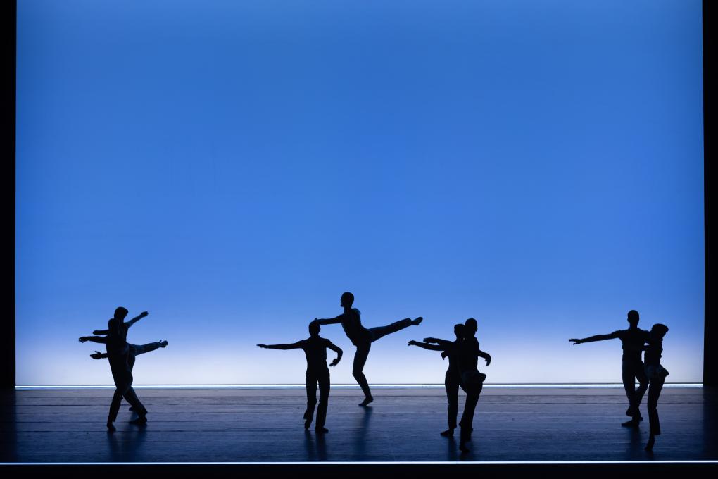 第二十二屆中國上海國際藝術(shù)節閉幕式演出《相對平靜》上演