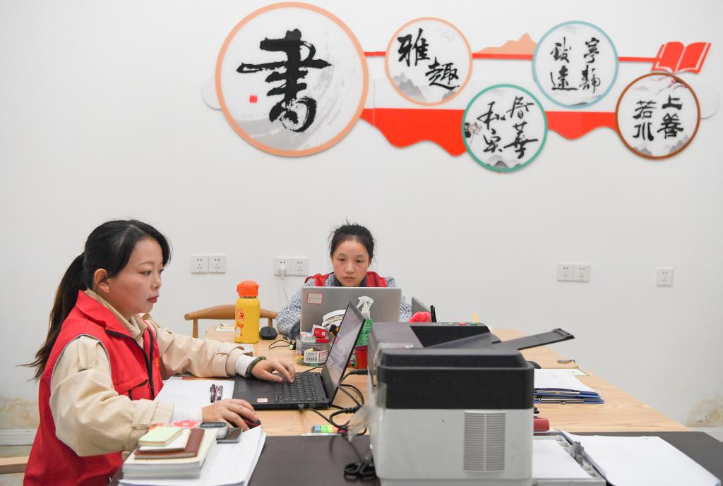 網(wǎng)格員&ldquo;小白楊&rdquo;：用心用情解決居民急難愁盼問(wèn)題