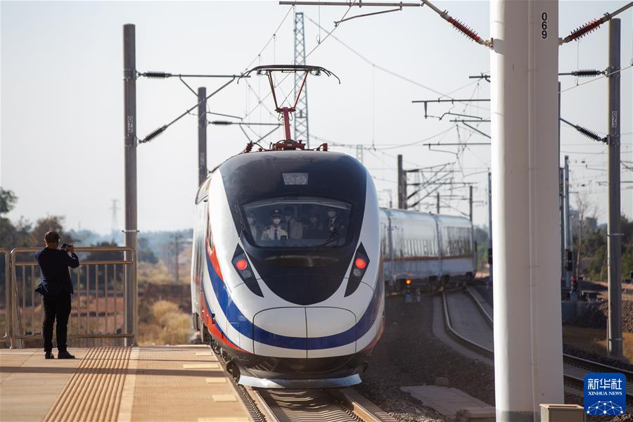 （新華全媒頭條&middot;圖文互動(dòng)）（12）鯤鵬展翅九萬(wàn)里&mdash;&mdash;以習近平同志為核心的黨中央引領(lǐng)中華民族邁向偉大復興述評