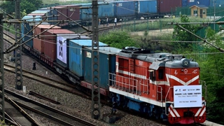 &ldquo;鋼鐵駝隊&rdquo;奔向美好未來(lái)