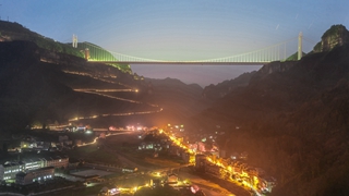 矮寨大橋通車(chē)10周年：天塹變通途，&ldquo;家庭&rdquo;連上了&ldquo;幸福&rdquo;