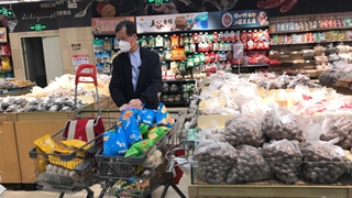 &ldquo;掃碼&rdquo;、兩米線(xiàn)&hellip;&hellip;上海復商復市現場(chǎng)直擊