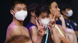 中國跳水&ldquo;夢(mèng)之隊&rdquo;戴上&ldquo;百金&rdquo;桂冠