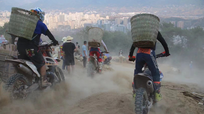 救火摩托車(chē)進(jìn)入體育博物館 &ldquo;山城騎士&rdquo;的故事還在繼續