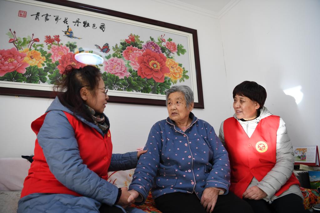 社區&ldquo;小飯桌&rdquo;托起的優(yōu)雅晚年