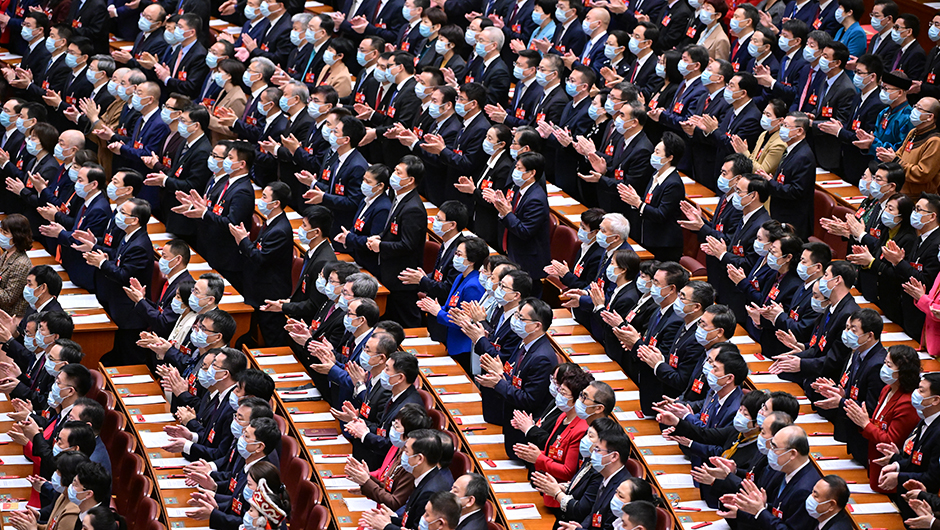 十四屆全國人大一次會(huì )議舉行第三次全體會(huì )議