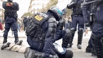 法國多地再次舉行反&ldquo;健康通行證&rdquo;抗議活動(dòng)