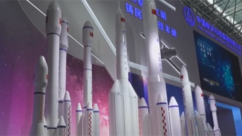 廣東珠海 第十三屆中國航展開(kāi)幕：記者帶您逛航展&mdash;&mdash;走！去航天館&ldquo;尋寶&rdquo;！