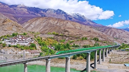 為全面建設社會(huì )主義現代化國家而團結奮斗